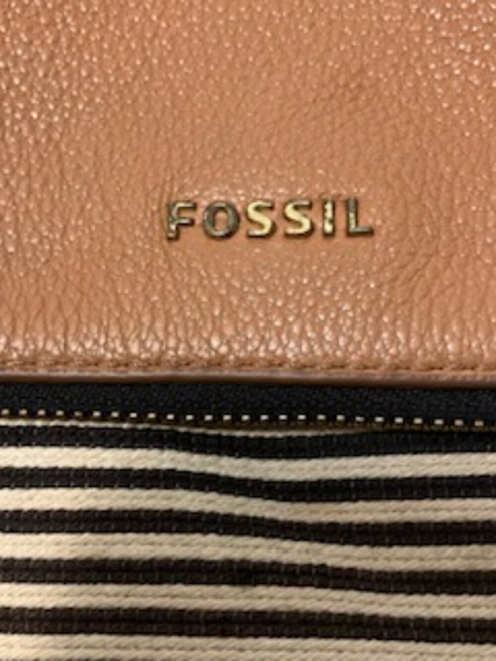 Fossill Vintage Shoulder Expandable Bag
